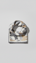 Foulard motif félin en soie gris clair